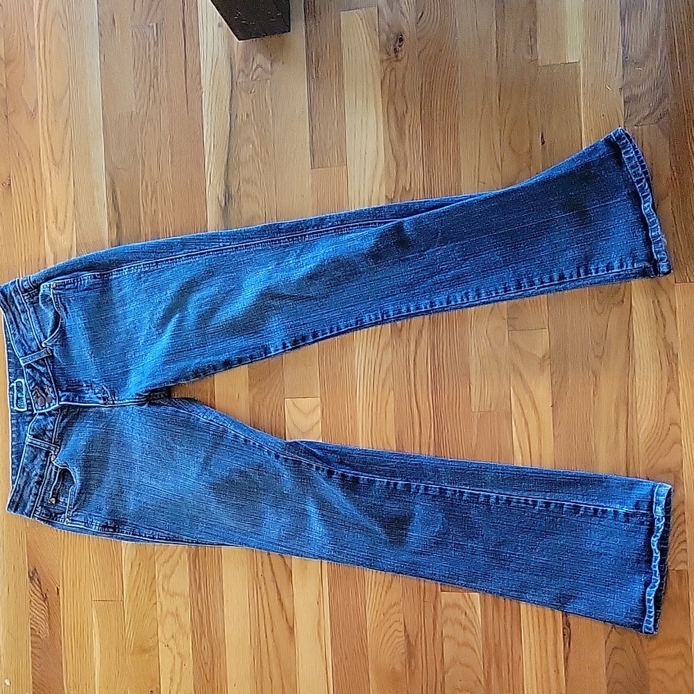 Wrangler premium green patch jeans. J110